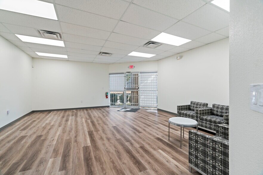 More Photos Of 3664 Walnut Bend Ln, Houston Office For Sale