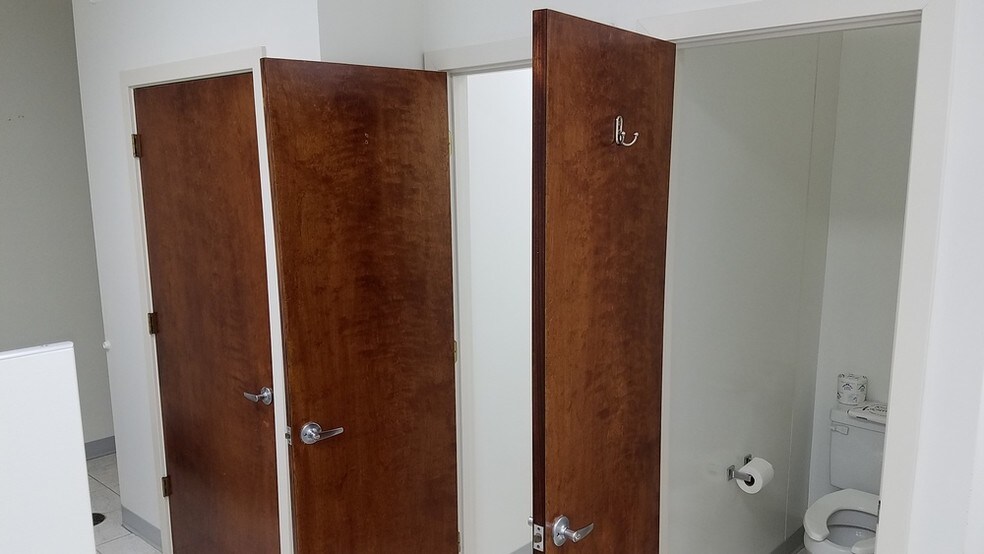 More Photos Of 8208 Salyer Dr, Wallops Island Office For Lease