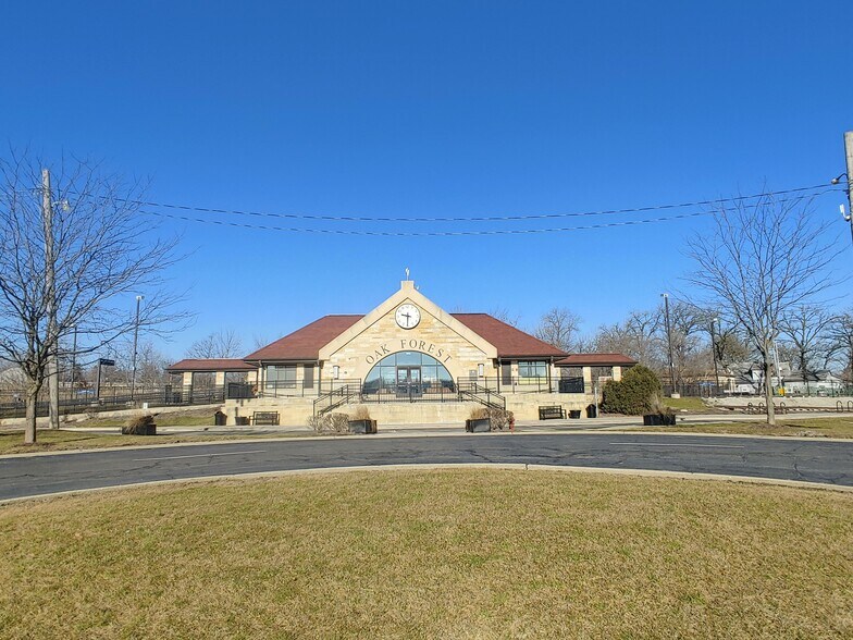 More Photos Of 15848 S Cicero Ave, Oak Forest Storefront For Lease