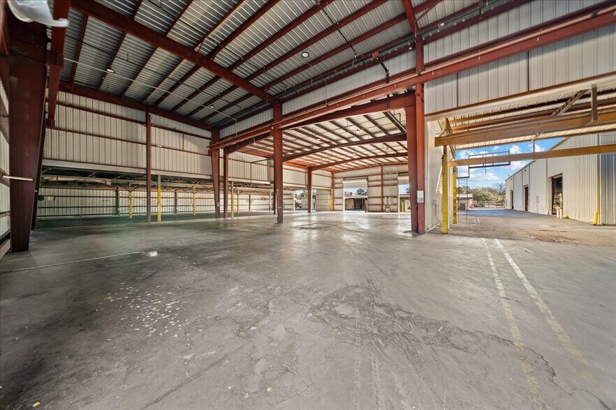 More Photos Of 1120 N Magnolia Ave, Ocala Warehouse For Lease