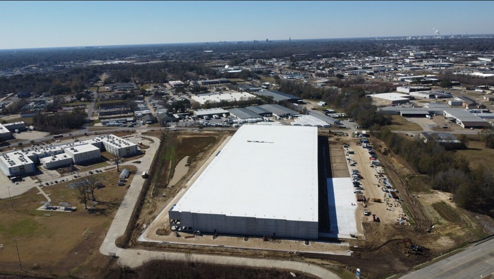 More Photos Of 8800 Tom Dr, Baton Rouge Distribution For Lease