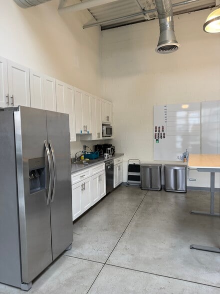 More Photos Of 49 Day St, Somerville Flex For Lease