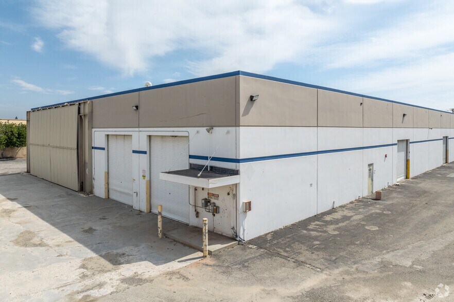 More Photos Of 280 W Valley Blvd, Rialto Warehouse For Lease