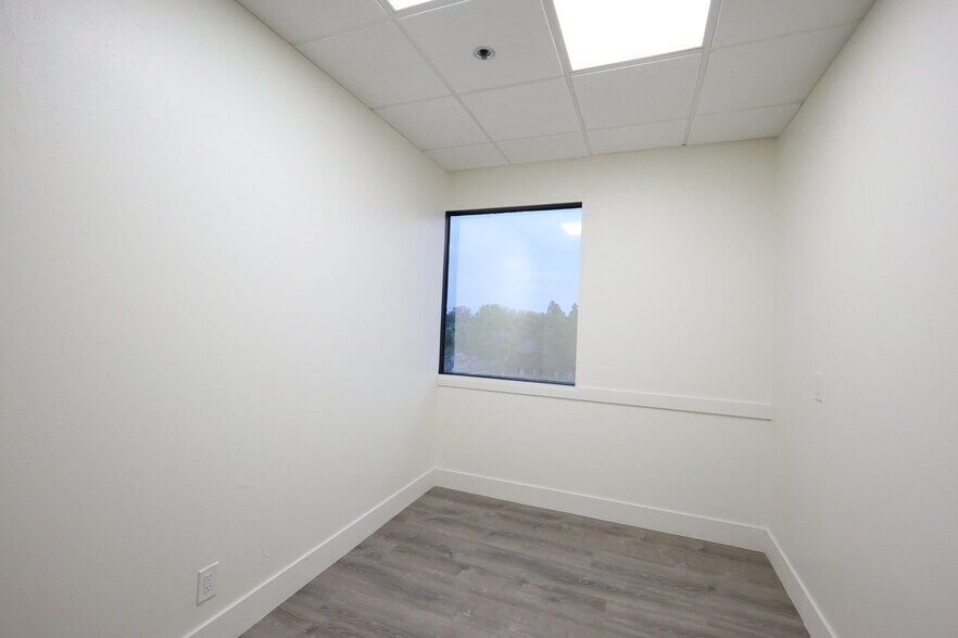 More Photos Of 1801 W Romneya Dr, Anaheim Office Residential For Lease