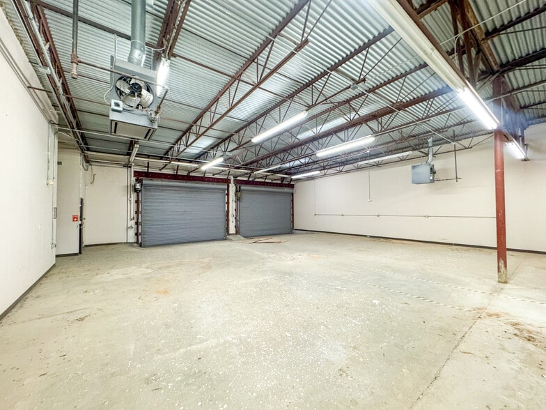 More Photos Of 2921 Altamesa Blvd, Fort Worth General Retail For Lease