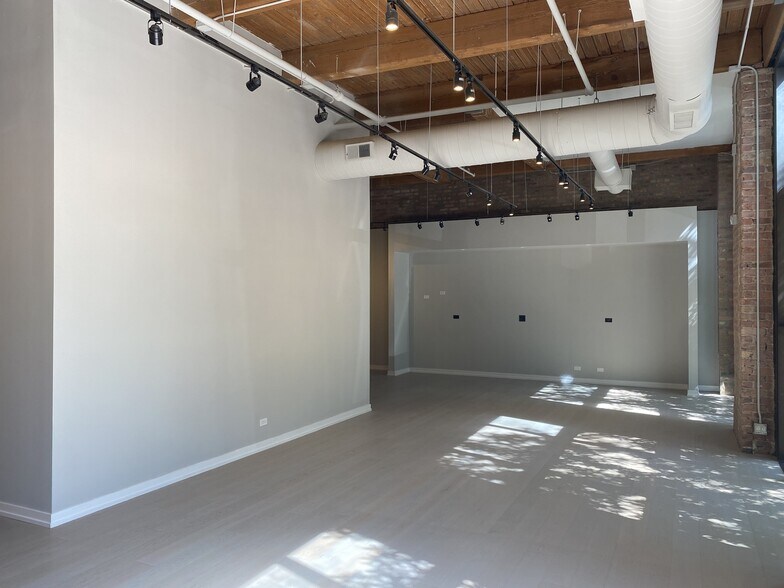 More Photos Of 112 S Sangamon St, Chicago Office For Sale
