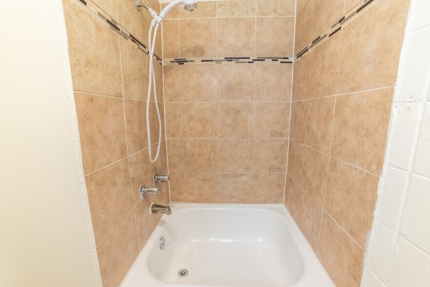 More Photos Of 534 Kamoku St, Honolulu Apartments For Sale