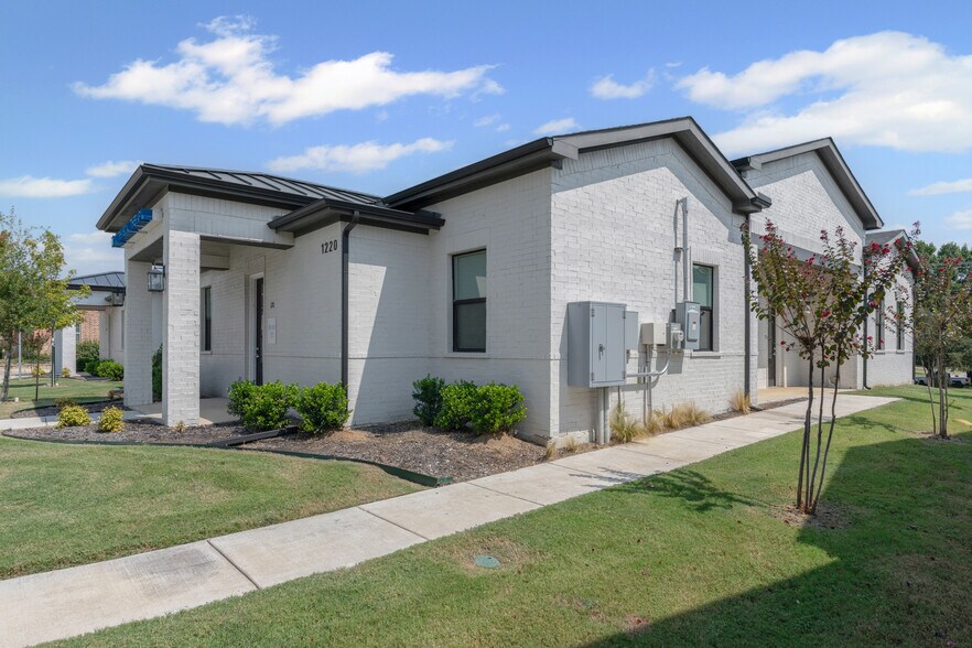 More Photos Of 1220 N Kimball Ave, Southlake Office For Sale