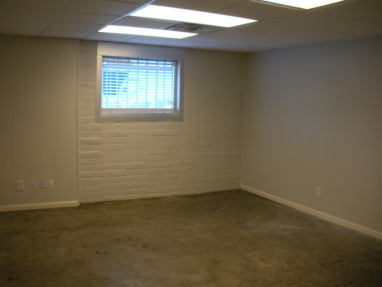 More Photos Of 5340 Prudence Dr, Houston Warehouse For Lease