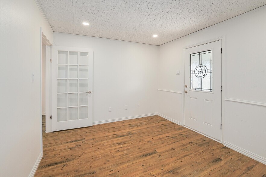 More Photos Of 508 Fm-1460, Georgetown Office For Sale