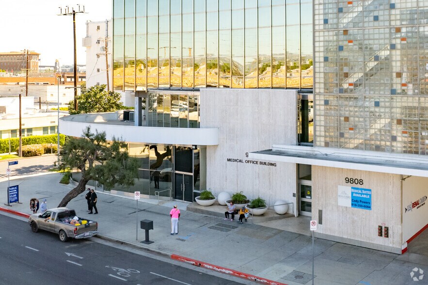 More Photos Of 9808 Venice Blvd, Culver City Medical For Lease