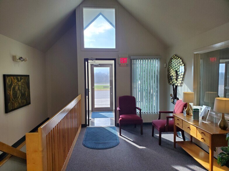 More Photos Of 7857 Enon Dr, Hollins Medical For Sale