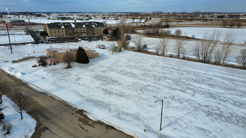 More Photos Of 855 W Cook St, Manteno Restaurant For Sale