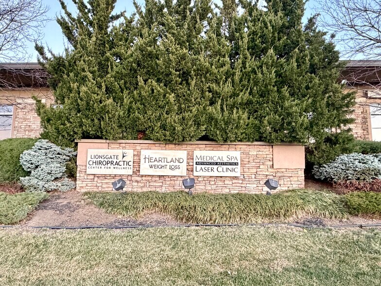 More Photos Of 14201-14215 Metcalf Ave, Overland Park Medical For Lease