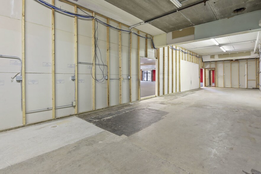 More Photos Of 110-114 S Rum River Dr, Princeton General Retail For Lease