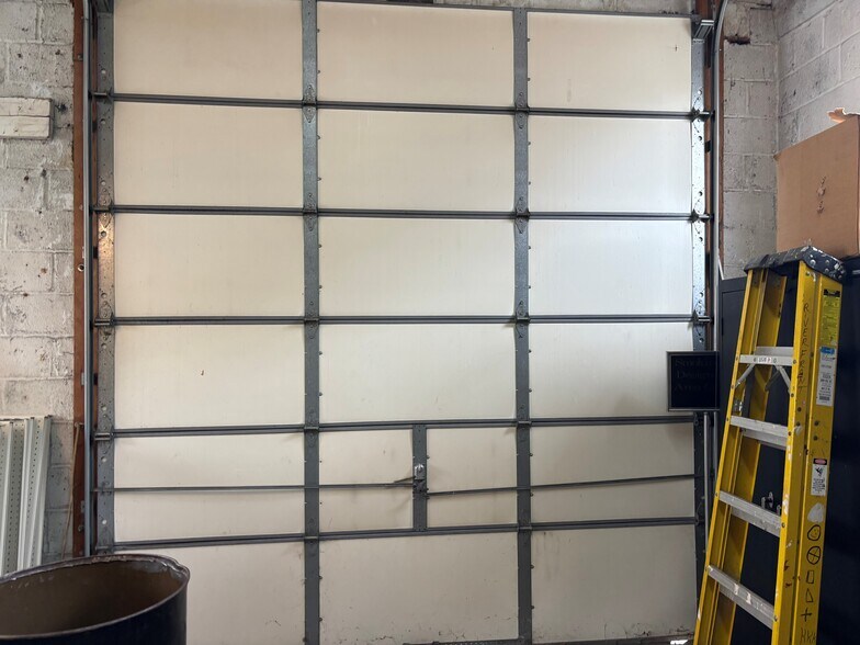 More Photos Of 16-18 Adams Pl, Lodi Warehouse For Lease