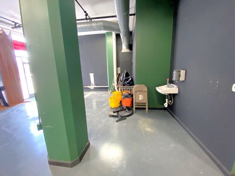 More Photos Of 501 S Los Angeles St, Los Angeles Apartments For Lease