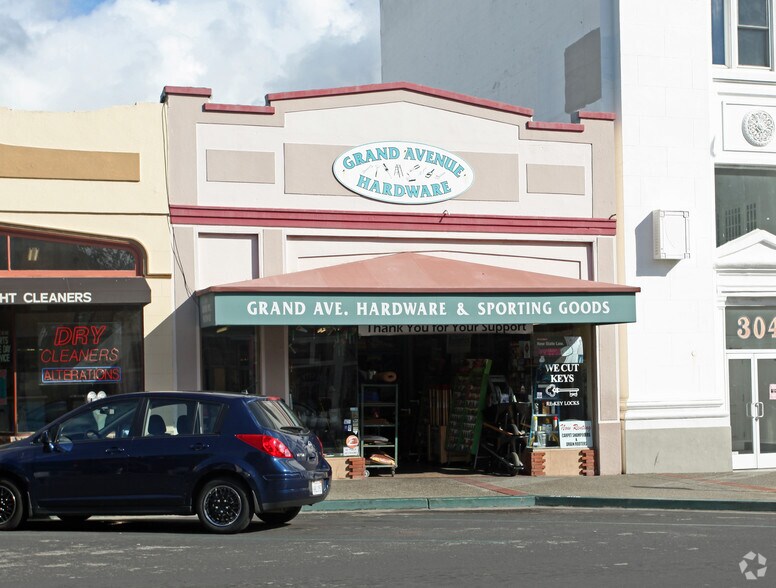 More Photos Of 306 Grand Ave, South San Francisco Storefront For Lease