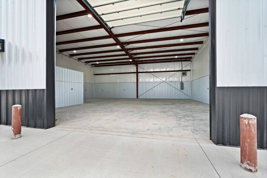 More Photos Of 331 1st Avenue, Shepherdsville Warehouse For Lease