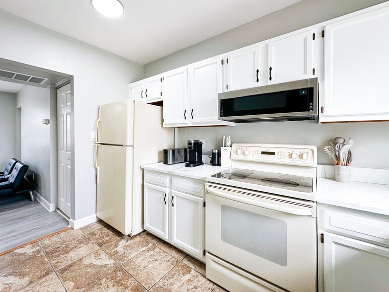 More Photos Of 2859 Denver St SE, Washington Apartments For Sale