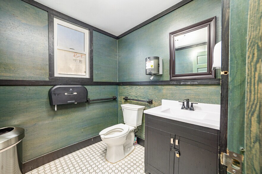 1317 Cass Ave, Bay City, MI 48708 Sports And Entertainment For Sale