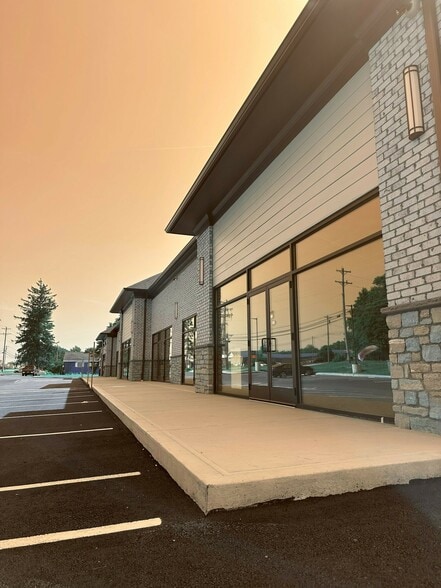 More Photos Of 9774 Cincinnati Columbus Rd, West Chester Storefront For Lease