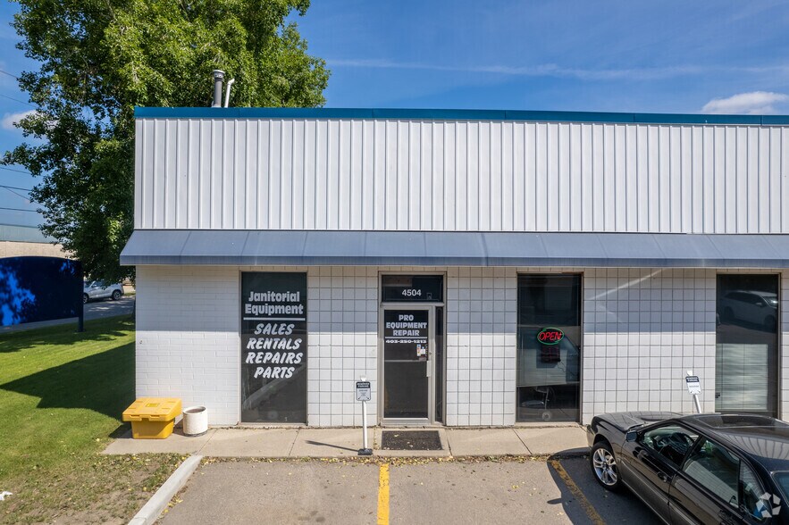 More Photos Of 4504-4540 14th St NE, Calgary Warehouse For Lease