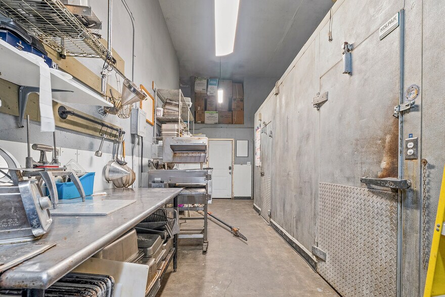 More Photos Of 364 Galley Rd, Camdenton Restaurant For Sale