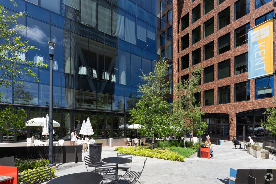 More Photos Of 25 Kent Ave, Brooklyn Office For Lease