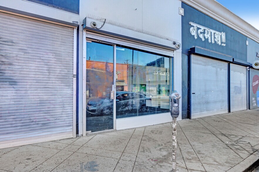 More Photos Of 416-424 N Fairfax Ave, Los Angeles Storefront For Lease