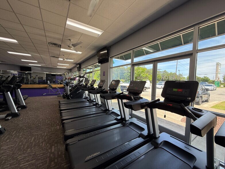 More Photos Of 4251 Ramsey St, Fayetteville General Retail For Lease