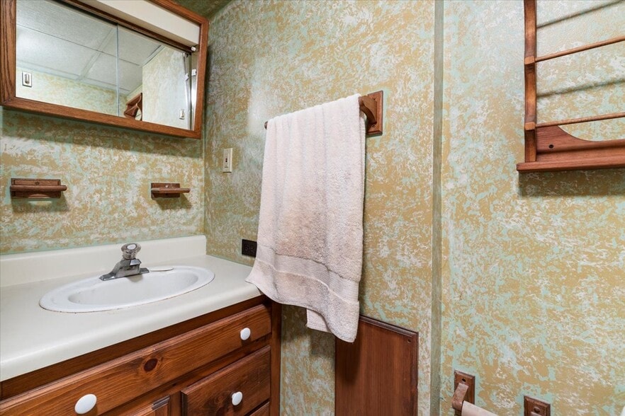 More Photos Of 1356 Coopers Cove Rd, Hardy Specialty For Sale