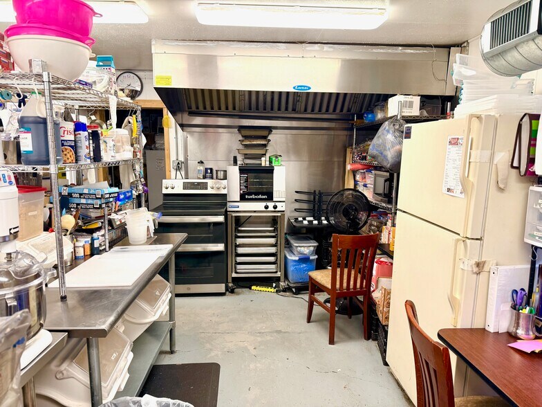 More Photos Of 219 MO-21, Caledonia General Retail For Sale