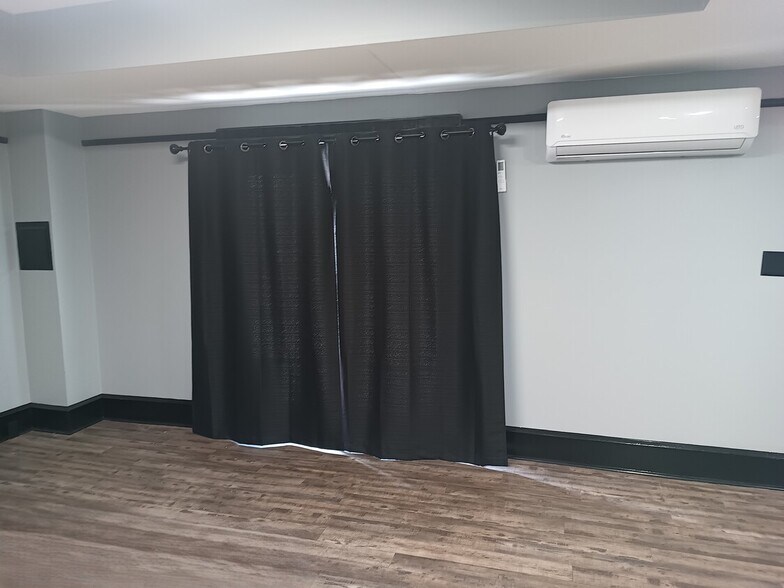 More Photos Of 2650-2652 E Somerset St, Philadelphia Restaurant For Lease