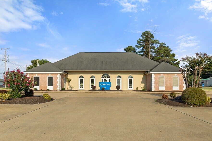 More Photos Of , West Memphis Office For Sale