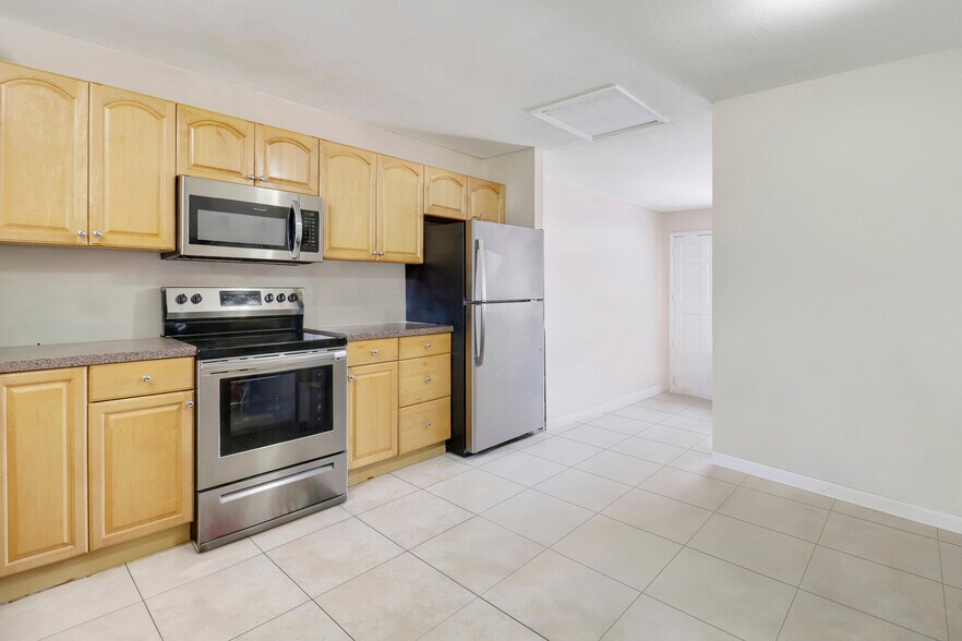 More Photos Of 2767 SE Normand St, Stuart Apartments For Sale