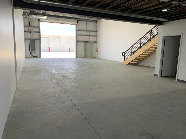 More Photos Of 18101 Cypress Rosehill Rd, Cypress Unknown For Lease
