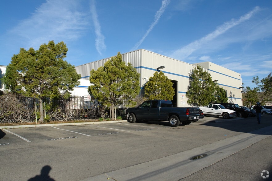 More Photos Of 880 Verdulera St, Camarillo Manufacturing For Sale