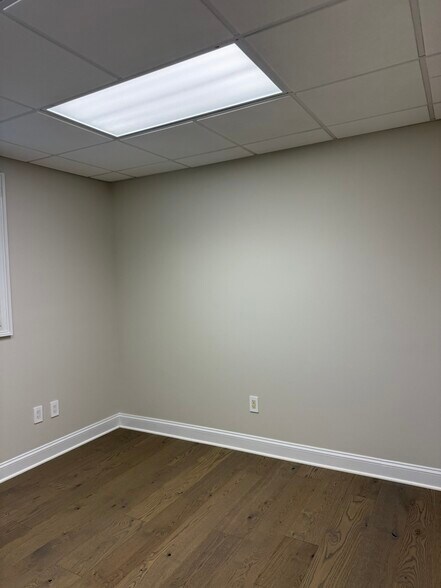 More Photos Of 215 Monmouth Rd, Oakhurst Office For Lease