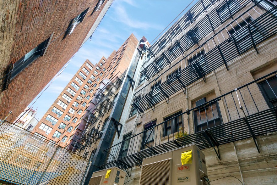 More Photos Of 1479 York Ave, New York Apartments For Lease