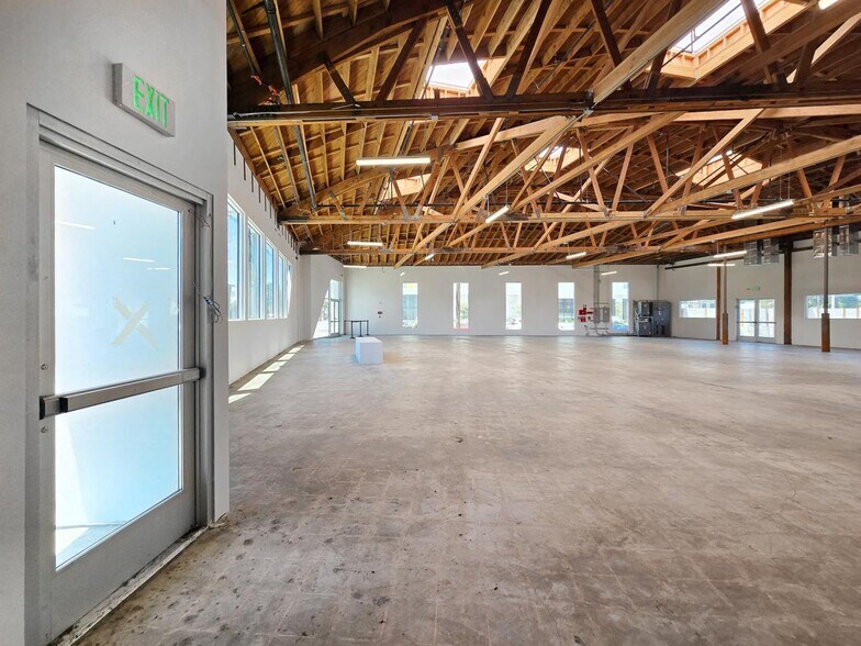 More Photos Of 5075 W Adams Blvd, Los Angeles Medical For Lease