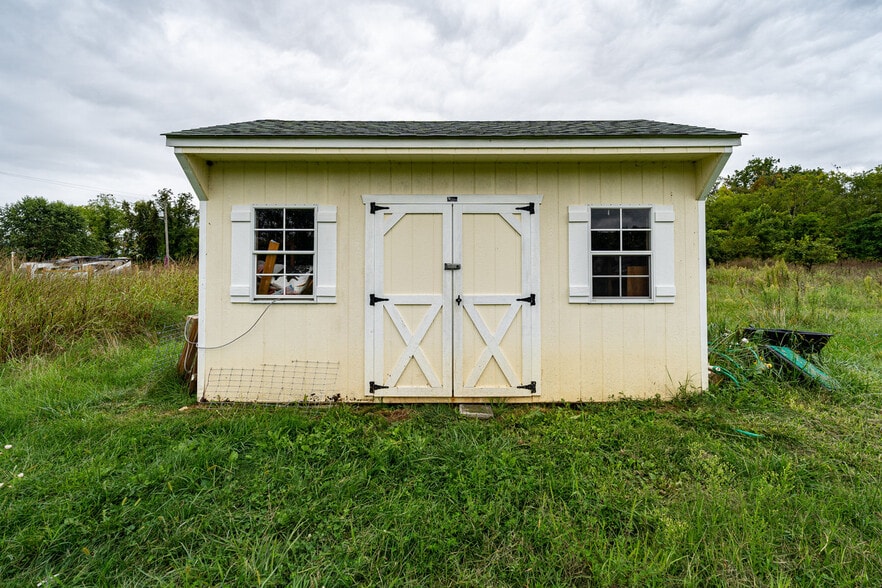 More Photos Of 12167 Lee Hwy, Sperryville Veterinarian Kennel For Sale