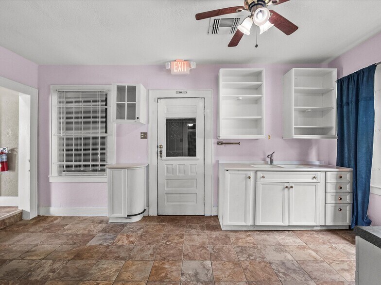 More Photos Of 3208 Highway 3, Dickinson Office Residential For Sale