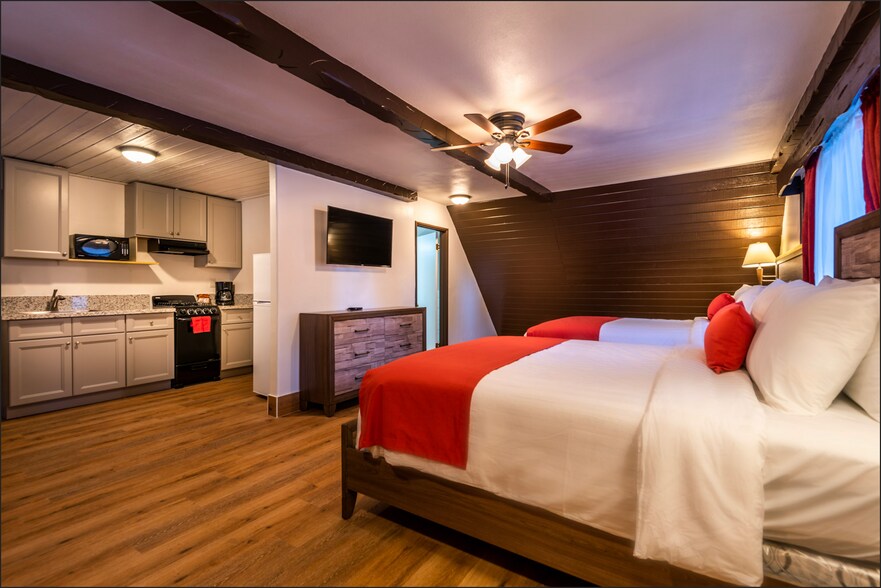 More Photos Of 27992 Rainbow Dr, Lake Arrowhead Hospitality For Sale