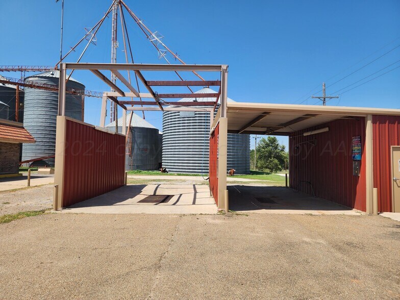 More Photos Of 2001 E Oklahome Ave, Wheeler Carwash For Sale
