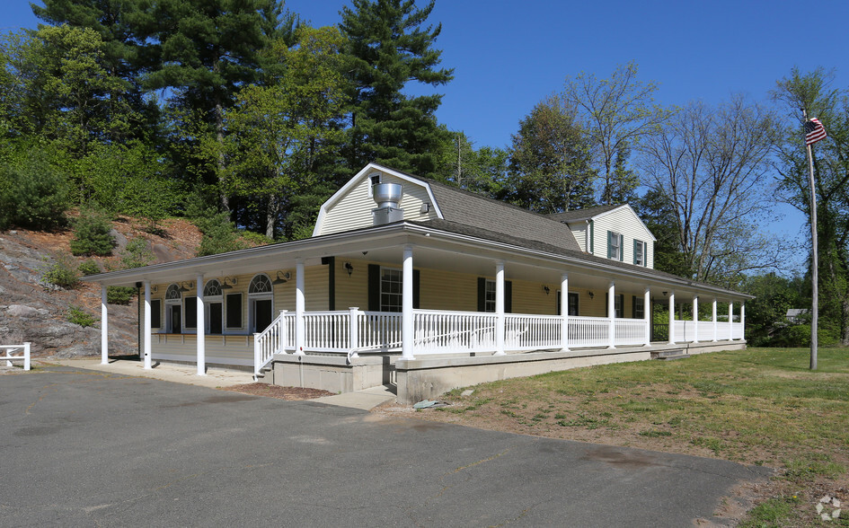 Primary Photo Of 335 Salmon Brook St, Granby Restaurant For Lease