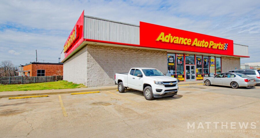 More Photos Of 1427 Airways Blvd, Memphis Freestanding For Lease