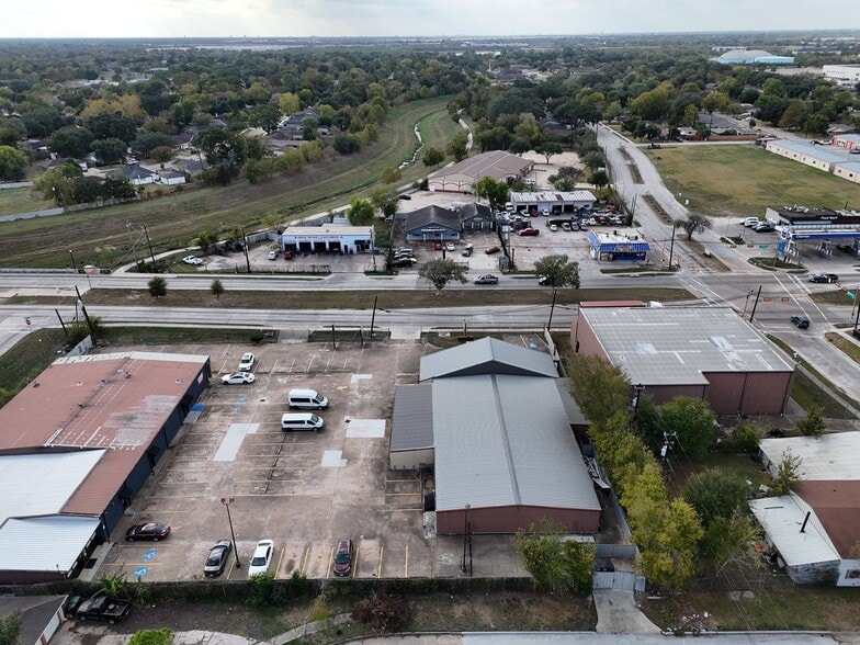 More Photos Of 14215 S Post Oak Rd, Houston Freestanding For Sale