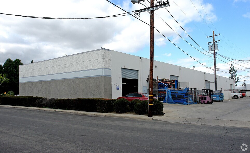 More Photos Of 11880-11888 Western Ave, Stanton Warehouse For Lease