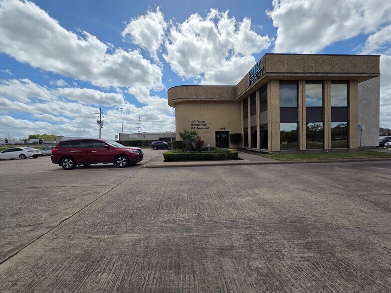 More Photos Of 1844 & 1846 Interstate 10 S, Beaumont Medical For Sale